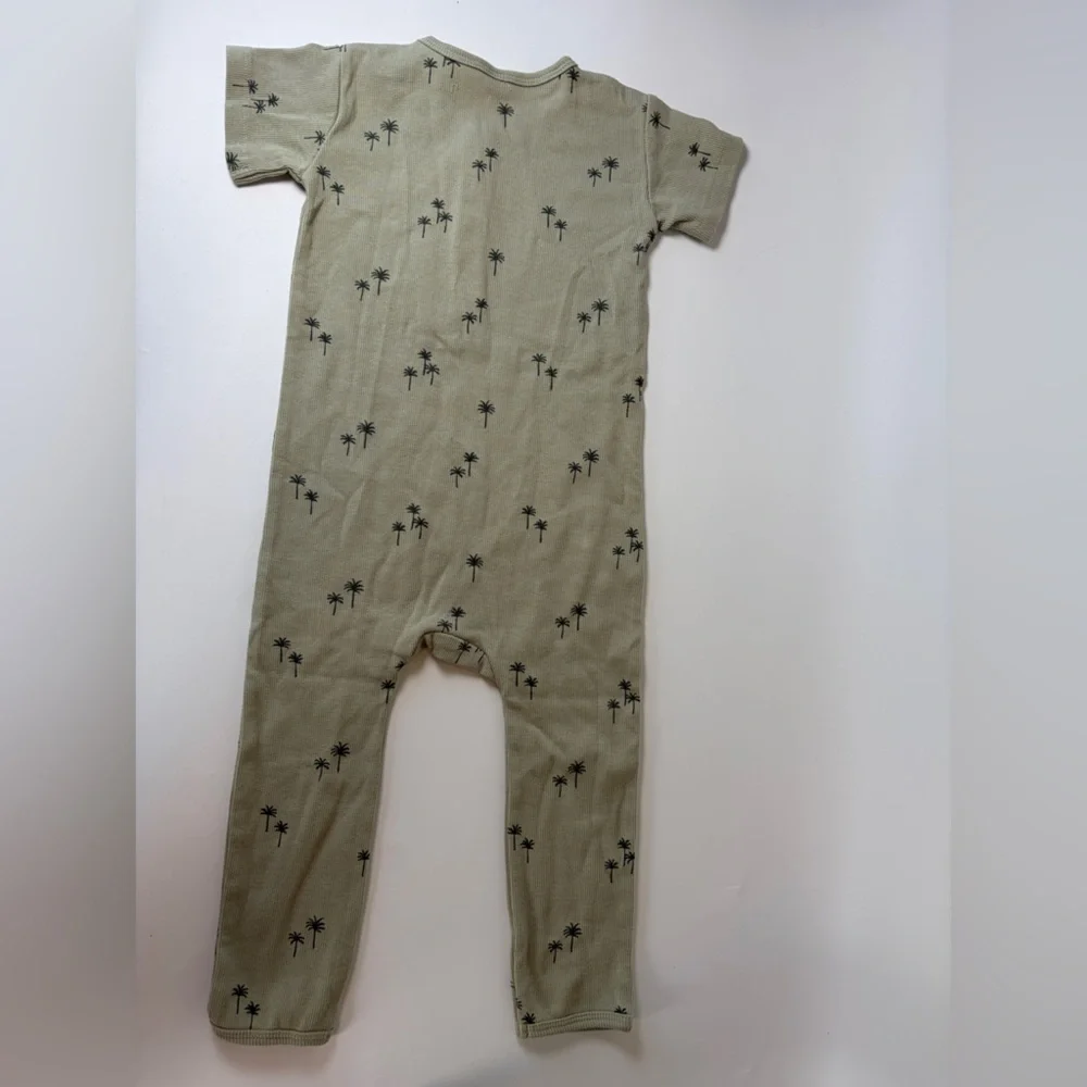 NWT Q by Quincy Mae 2-3Y Gender Neutral Palm Tree Short‎ Sleeve Ribbed Romper